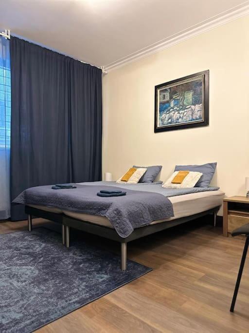 Apartment Centre Stylish With Private Backyard *